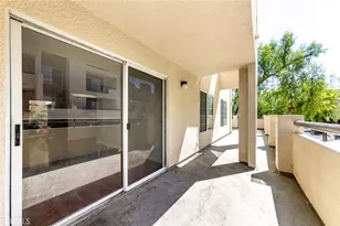 5550 Owensmouth Ave, Woodland Hills, CA 91367 - Photo 19