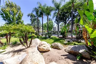 5550 Owensmouth Ave, Woodland Hills, CA 91367 - Photo 33