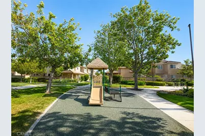 292 Edgemire Lane, Simi Valley, CA 93065 - Photo 33