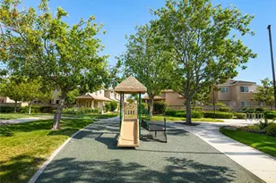292 Edgemire Ln, Simi Valley, CA 93065 - Photo 33