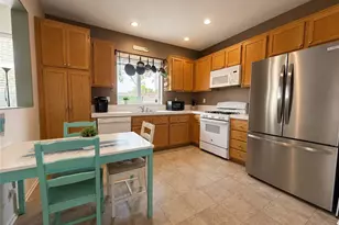 292 Edgemire Ln, Simi Valley, CA 93065 - Photo 7