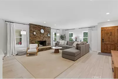22702 Califa Street, Woodland Hills, CA 91367 - Photo 5