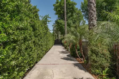 22702 Califa Street, Woodland Hills, CA 91367 - Photo 3