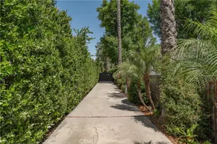 22702 Califa St, Woodland Hills, CA 91367 - Photo 3