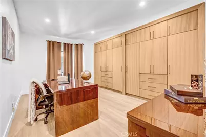17914 Magnolia Boulevard #210, Encino, CA 91316 - Photo 21