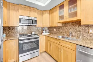 17914 Magnolia Blvd, Encino, CA 91316 - Photo 11