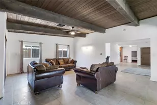 18027 Hatton St, Reseda, CA 91335 - Photo 9
