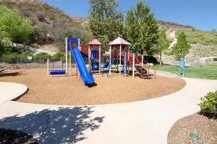 17781 Maplehurst Pl, Canyon Country, CA 91387 - Photo 43