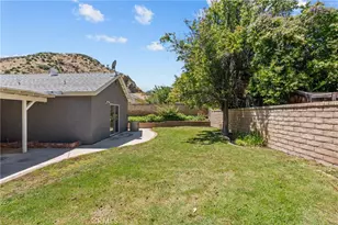 28511 Victoria Rd, Castaic, CA 91384 - Photo 33