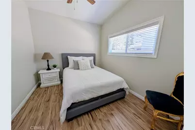 23130 Victory, Woodland Hills, CA 91367 - Photo 13
