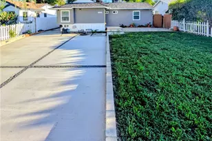 23130 Victory, Woodland Hills, CA 91367 - Photo 3