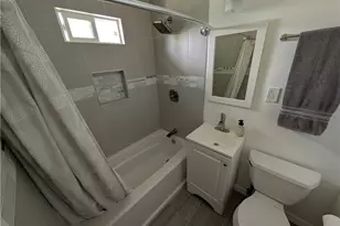 23130 Victory, Woodland Hills, CA 91367 - Photo 13