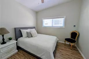 23130 Victory, Woodland Hills, CA 91367 - Photo 15