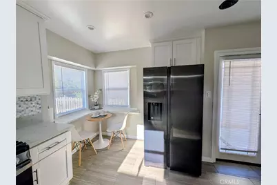 23130 Victory, Woodland Hills, CA 91367 - Photo 9