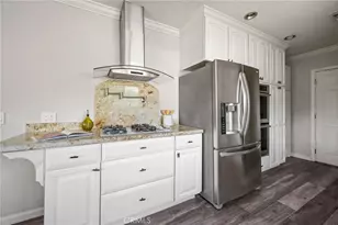 7027 Gloria Ave, Lake Balboa, CA 91406 - Photo 9