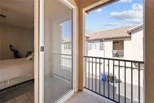 27950 Avalon Dr, Canyon Country, CA 91351 - Photo 21