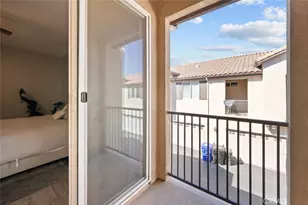 27950 Avalon Dr, Canyon Country, CA 91351 - Photo 23