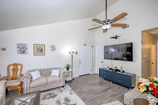 27919 Sarabande, Canyon Country, CA 91387 - Photo 9