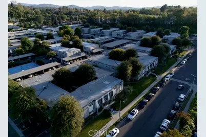 22030 Calvert #2, Woodland Hills, CA 91367 - Photo 29