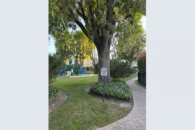 22030 Calvert #2, Woodland Hills, CA 91367 - Photo 23