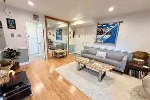 22030 Calvert, Woodland Hills, CA 91367 - Photo 3