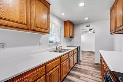 9246 Rowell Ave., Chatsworth, CA 91311 - Photo 15