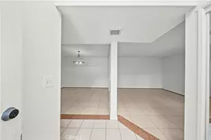 22647 Margarita Dr, Woodland Hills, CA 91364 - Photo 5