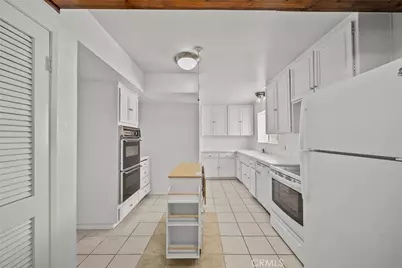22647 Margarita Drive, Woodland Hills, CA 91364 - Photo 15