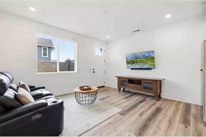 30012 Chestnut Lane, Castaic, CA 91384 - Photo 19
