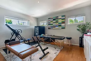 13383 Contour Dr, Sherman Oaks, CA 91423 - Photo 27