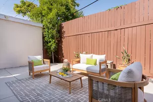 13383 Contour Dr, Sherman Oaks, CA 91423 - Photo 33