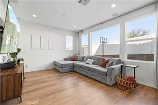 18175 Meridian Ln, Saugus, CA 91350 - Photo 5