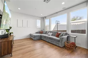 18175 Meridian Ln, Saugus, CA 91350 - Photo 5