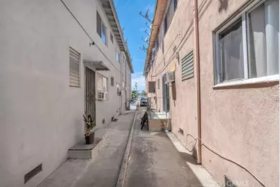 132 N Normandie, Los Angeles, CA 90004 - Photo 7