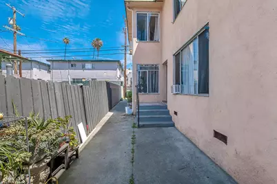 132 N Normandie, Los Angeles, CA 90004 - Photo 3
