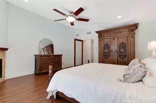 21720 Dumetz Rd, Woodland Hills, CA 91364 - Photo 23