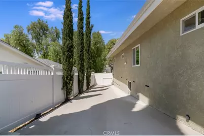 21720 Dumetz Road, Woodland Hills, CA 91364 - Photo 41