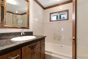 21720 Dumetz Rd, Woodland Hills, CA 91364 - Photo 31