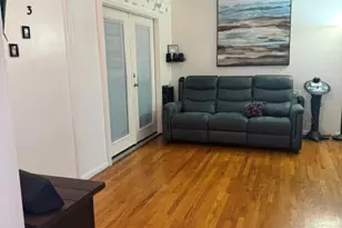 19134 Delano St, Tarzana, CA 91335 - Photo 13