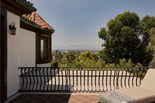 17984 Boris Dr, Encino, CA 91316 - Photo 23