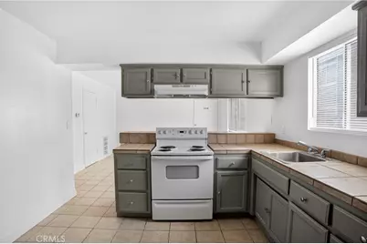1300 Flower, Bakersfield, CA 93305 - Photo 7
