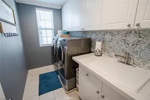 27042 Edgewater Ln, Valencia, CA 91355 - Photo 47
