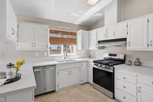 20039 Shadow Island, Canyon Country, CA 91351 - Photo 9