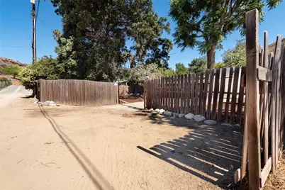 10416 Clybourn Avenue, Shadow Hills, CA 91040 - Photo 41