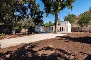 10416 Clybourn Ave, Shadow Hills, CA 91040 - Photo 39
