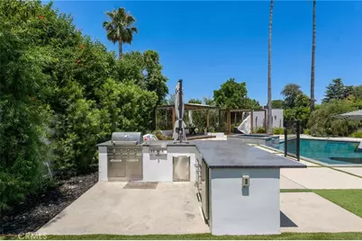23051 Burbank Boulevard, Woodland Hills, CA 91367 - Photo 37