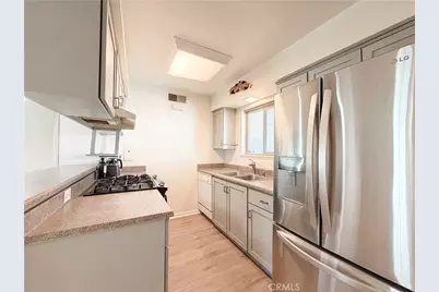 22131 N Oxnard Street #A, Woodland Hills, CA 91367 - Photo 9