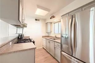 22131 N Oxnard Street, Woodland Hills, CA 91367 - Photo 9