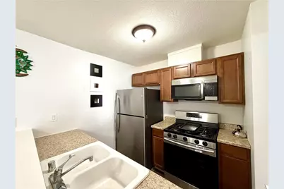 8601 International #224, Canoga Park, CA 91304 - Photo 5