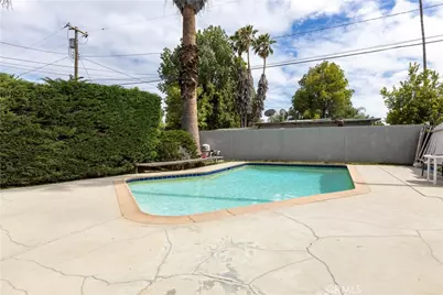 19552 Arminta Street, Reseda, CA 91335 - Photo 3